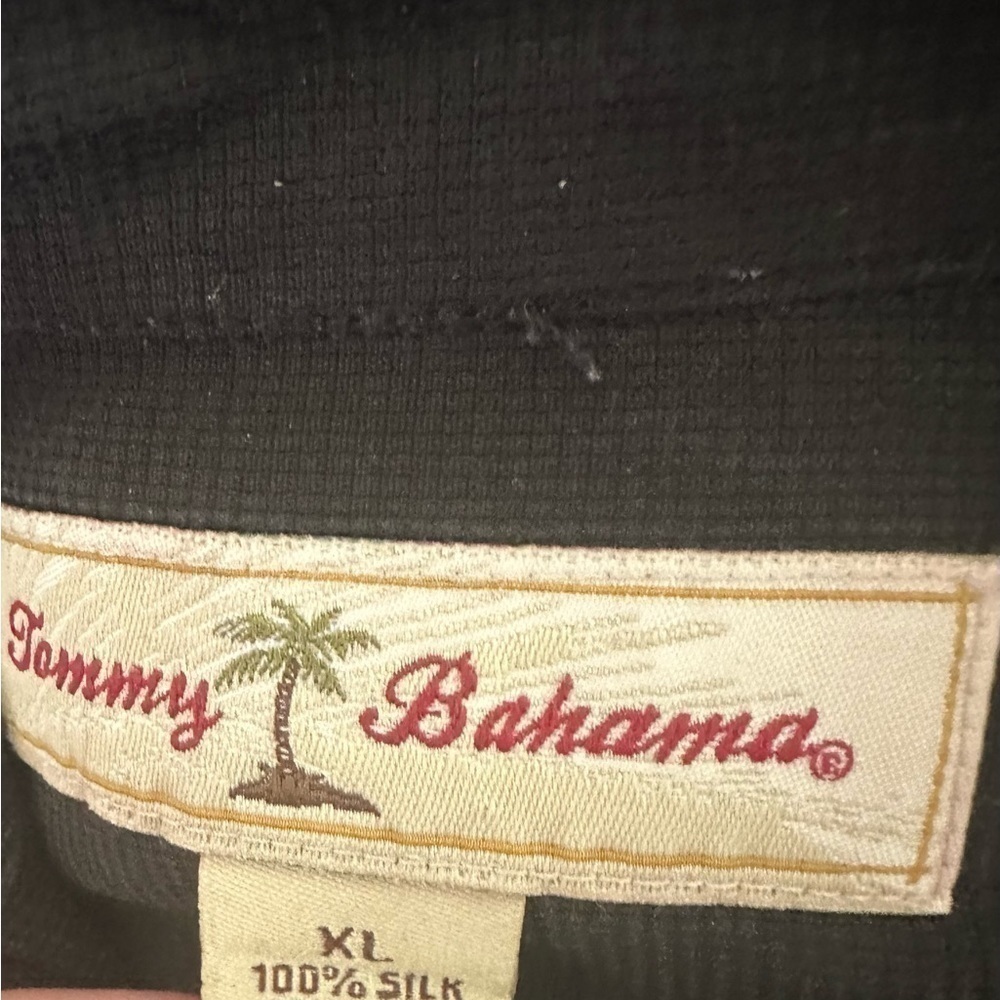 Men’s Tommy Bahama silk black shirt button front size XL pre own - Picture 2 of 4